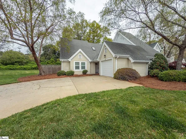 90 Forest Lake Dr, Simpsonville, SC 29681