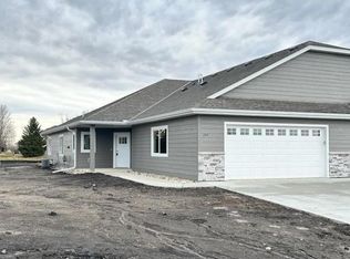 254 Eau Claire Ave SE, Hutchinson, MN 55350