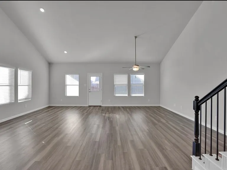507 Crystal Clear Ln — Photo 13