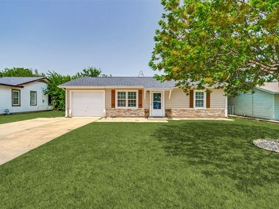 346 NW Lorna St, Burleson, TX, 76028