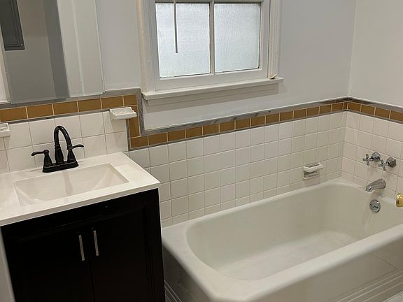 4th image of 703 S Wilton Pl
