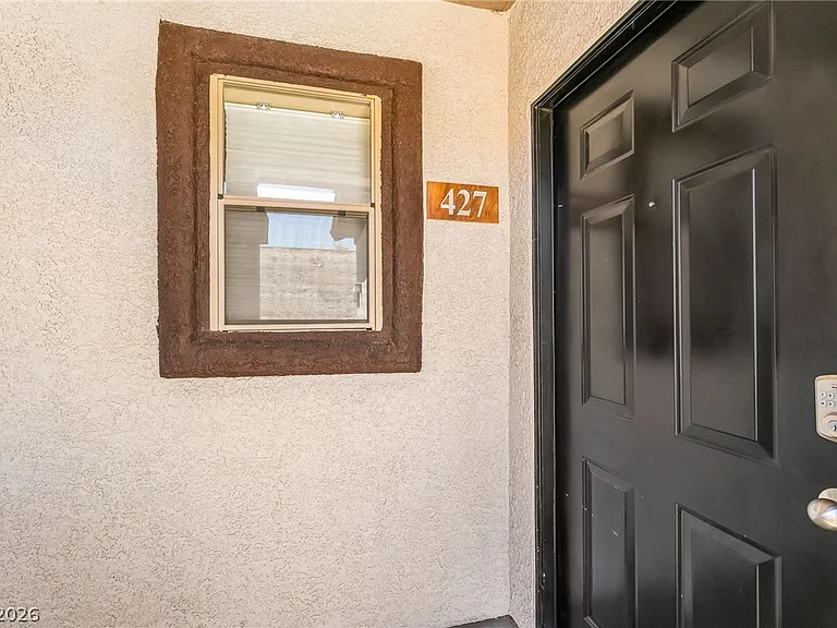 45 Maleena Mesa St #427 — Photo 3
