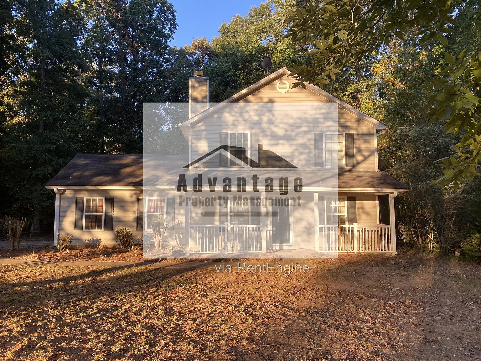 3 bed, 3.0 bath, 1960 sqft, $2,049 — Photo 2