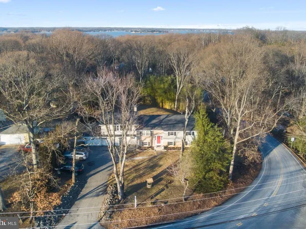 876 Shore Acres Rd, Arnold, MD 21012