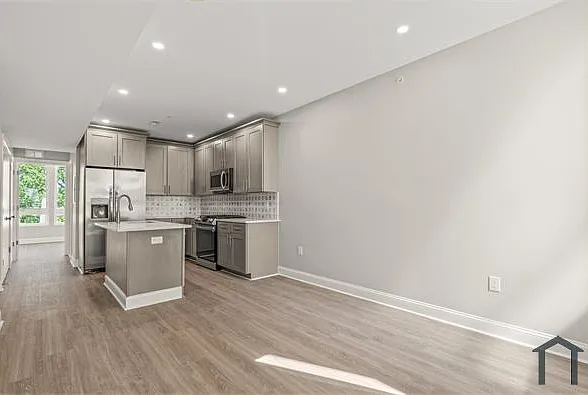 2 bed, 800 sqft, $1,575 — Photo 4