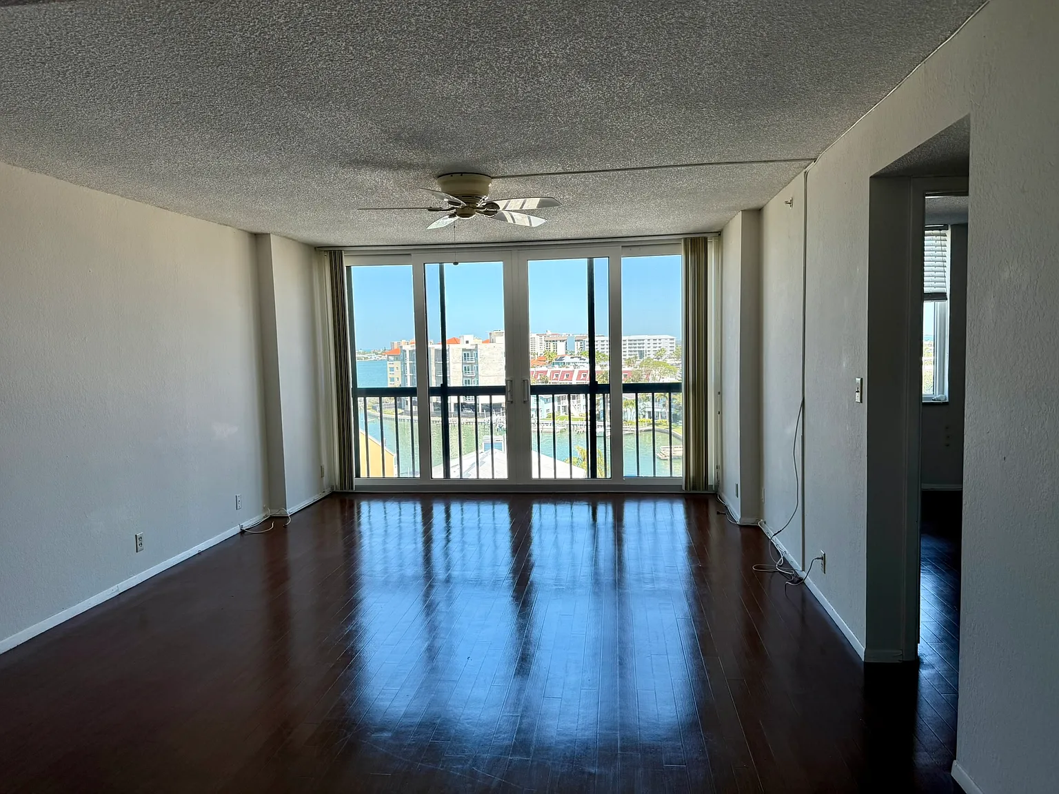 2 bed, 1150 sqft, $2,300 — Photo 3