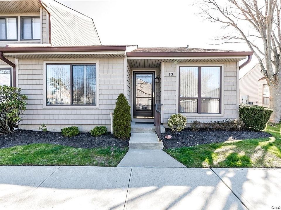 1st image of 13 Stanford Ct