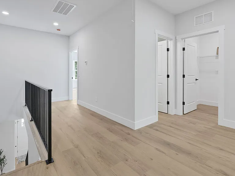 3127 Columbus Cir — Photo 19