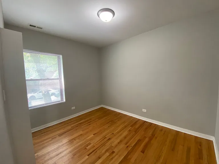 2452 W Albion Ave — Photo 10