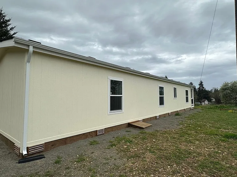 11925 Hillcrest Dr SE — Photo 20
