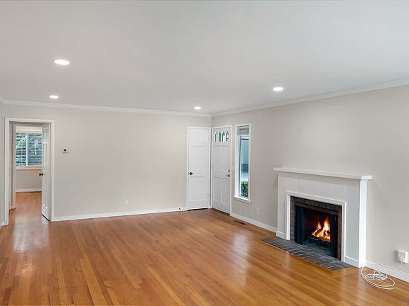2nd image of 1087 Lariat Ln
