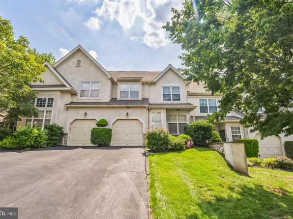 213 Brookdale Ct, Dresher, PA 19025