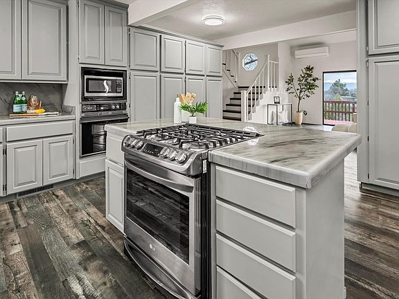 5th image of 60 Shirley Court