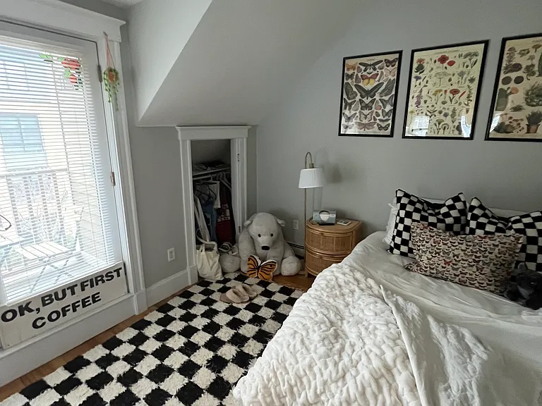 219 W 2nd St #2 — Photo 29