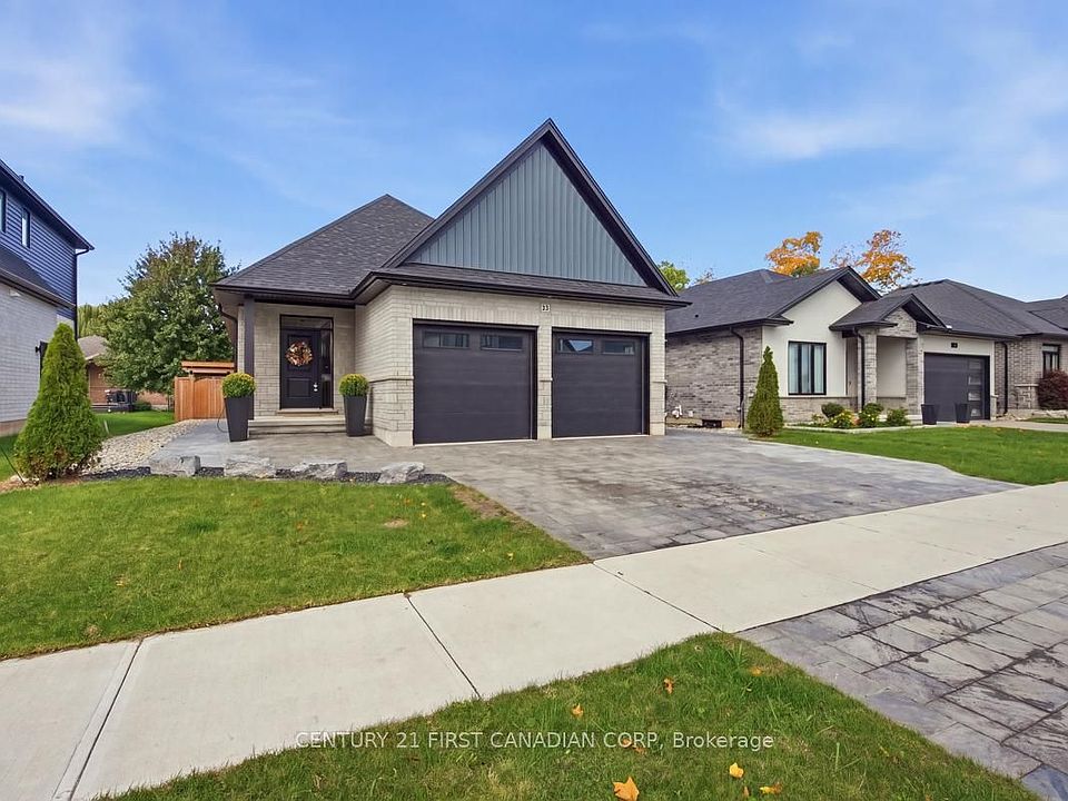 1st image of 12 Briscoe Cres