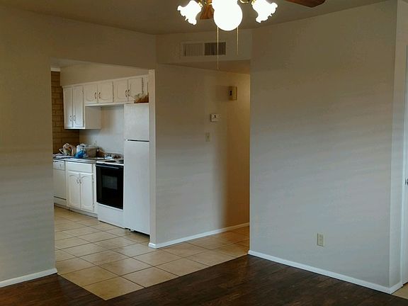 5th image of 18041 N 40th Pl APT 3
