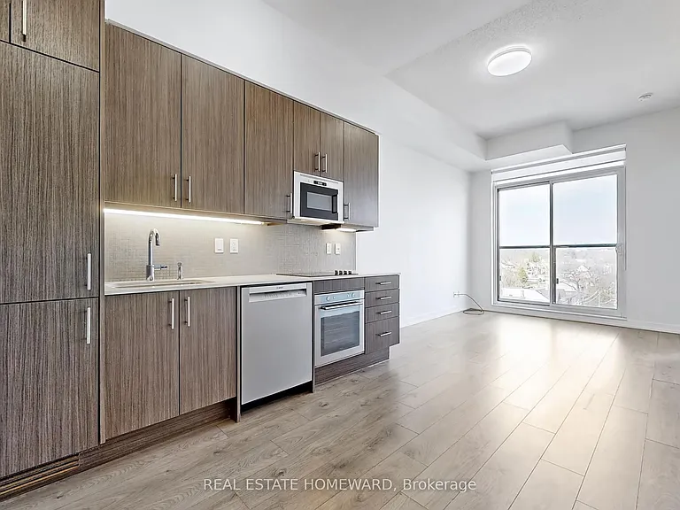 297 College St #722 — Photo 2