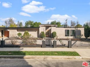 6236 Sale Ave, Woodland Hills, CA 91367