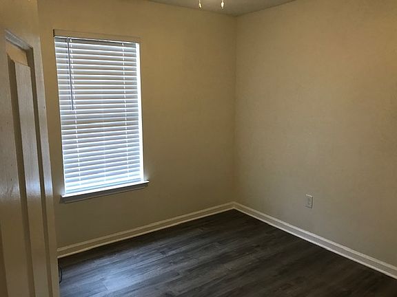 5th image of 4120 Angelace Dr N