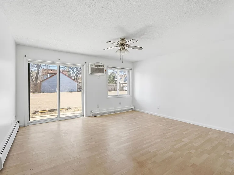 2740 Pleasant Ave — Photo 14