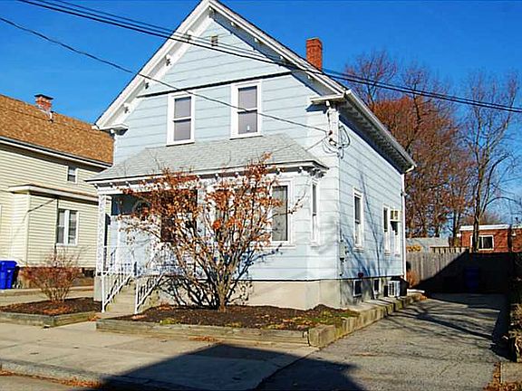 3rd image of 34 Russell Ave