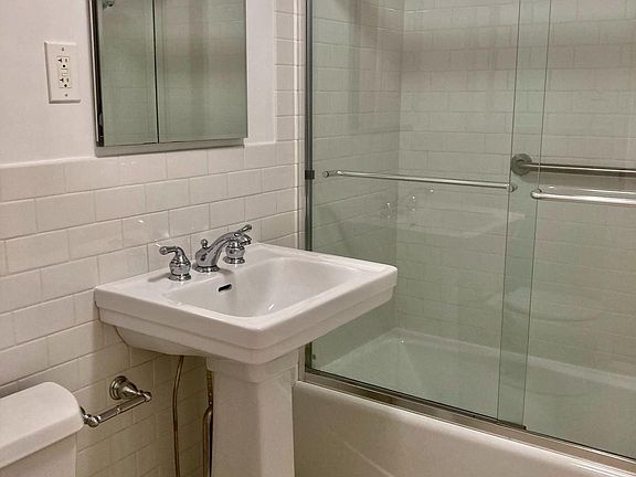 5th image of 2401 S Pennsylvania Ave SE #8C49