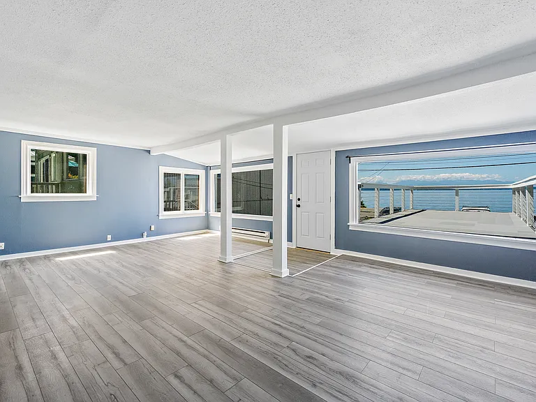 1310 Alki Ave SW — Photo 2