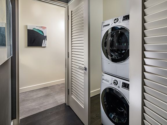 4th image of 388 E Cordova St #309