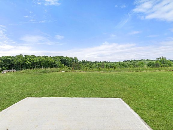 3rd image of 5070 Skyline Way NE