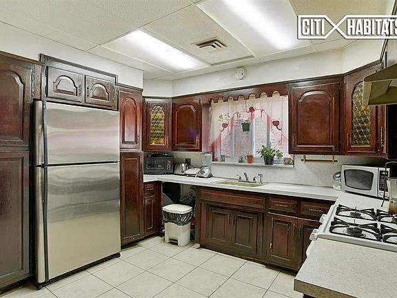 3rd image of 9740 75th St