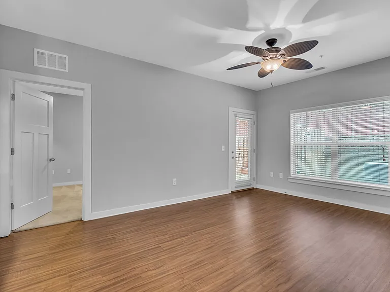 410 Rosedale Ave #105 — Photo 11