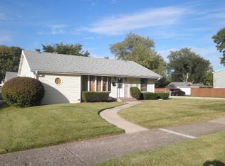 230 Village Dr, Northlake, IL 60164
