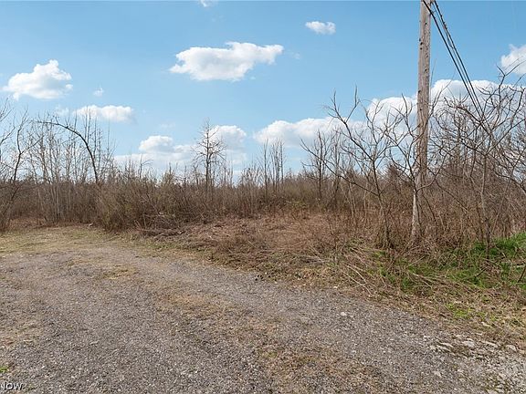 4th image of Center Rd