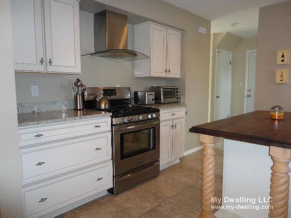 2nd image of 5537 N Shoreland Ave