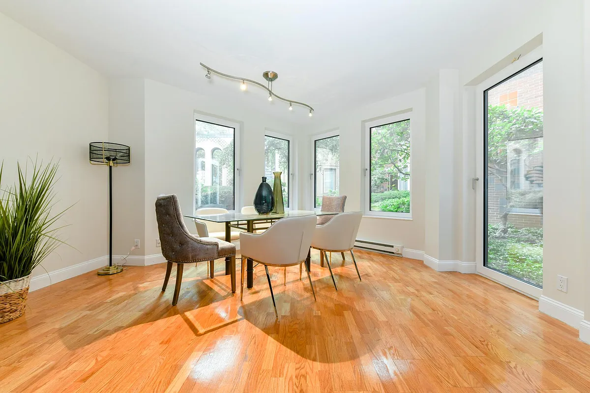 Building Photo - 492 Beacon St #13