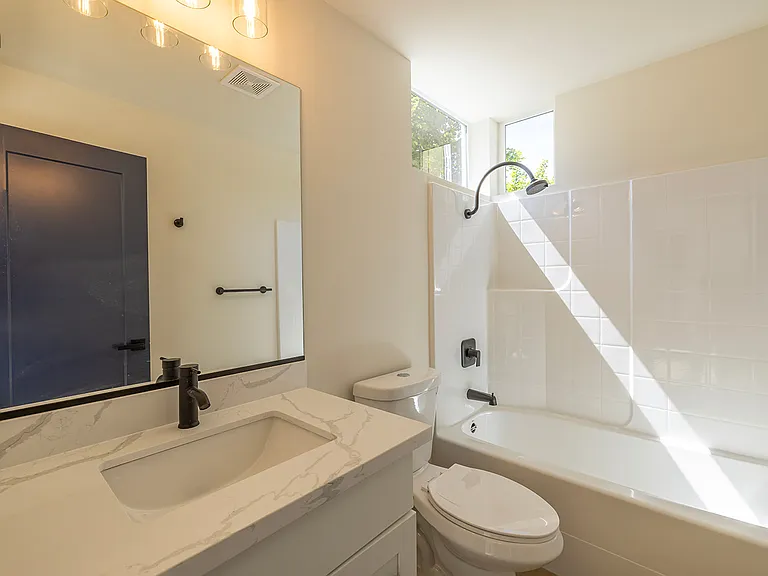 6326A 41st Ave SW — Photo 5