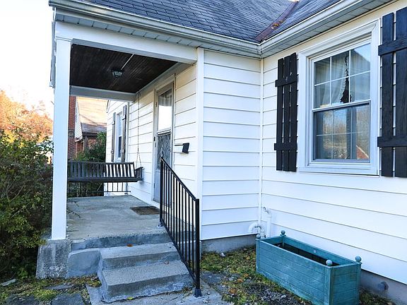 2nd image of 1298 Coolidge Ave