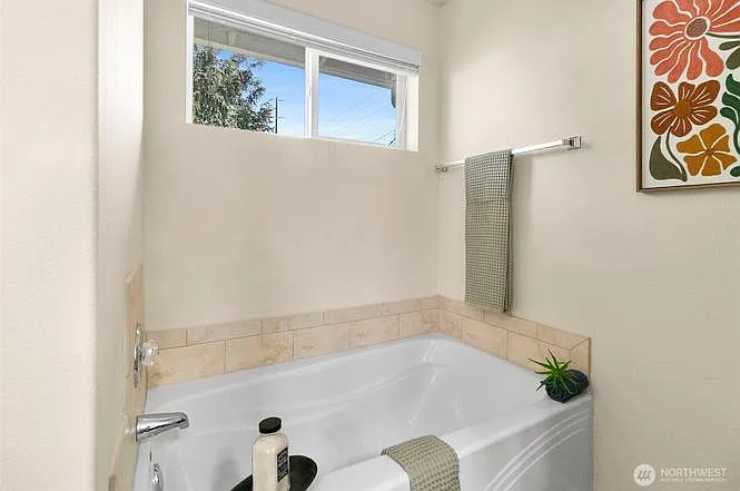 1714 Craig Rd SE — Photo 16