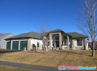 21220 Foxtail Ln S, Rogers, MN 55374