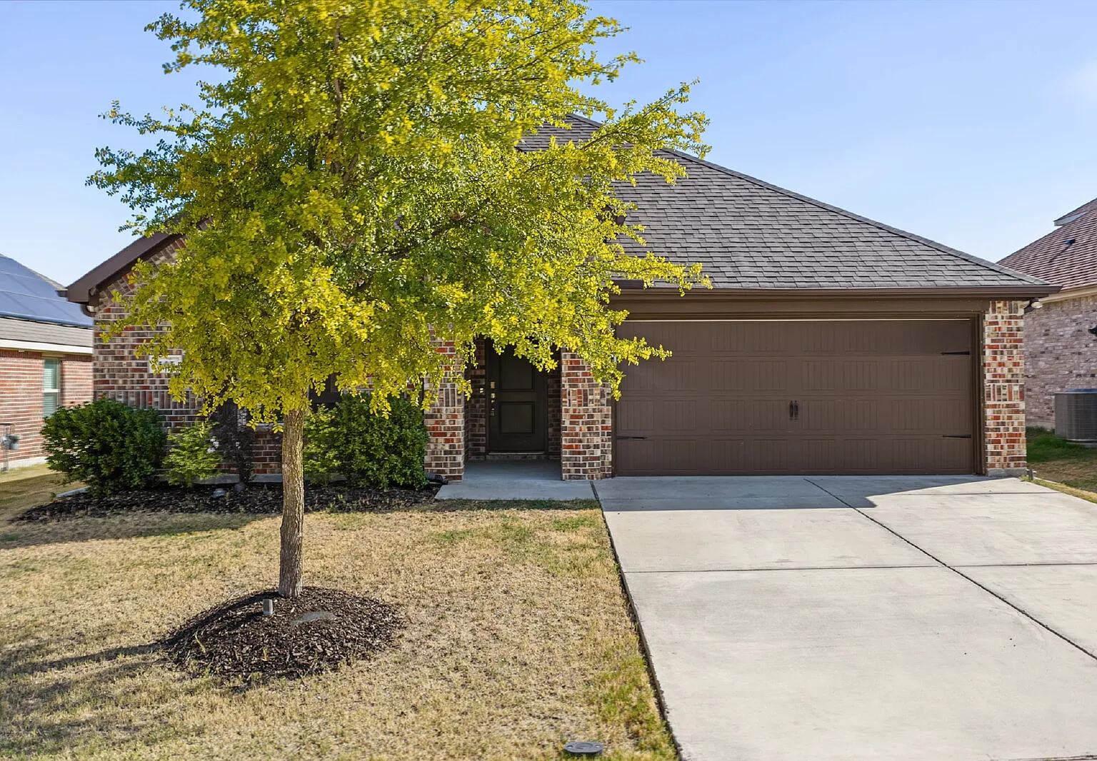 4 bed, 2.0 bath, 2014 sqft, $2,200 — Photo 3