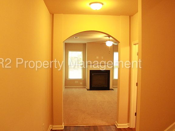 3rd image of 320 Rankin Cir