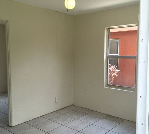 4th image of 520 NW 8th Ave