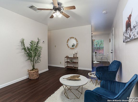 5th image of 211 W Sayers Ave
