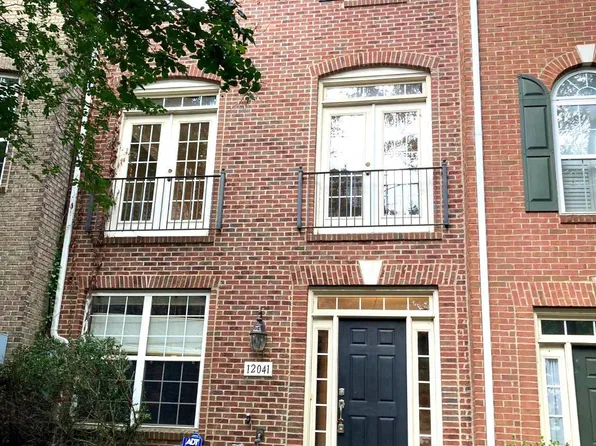 12041 Overbridge Ln, Fairfax, VA 22030