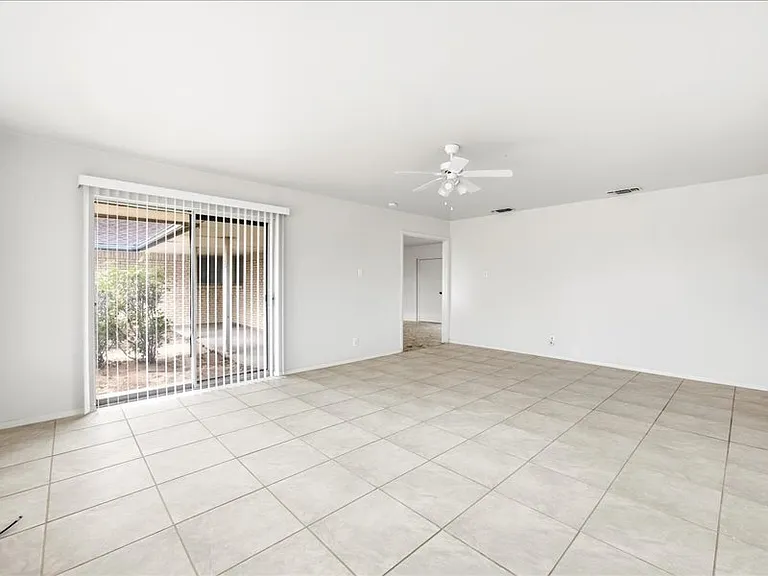 134 Robinhood Dr — Photo 6