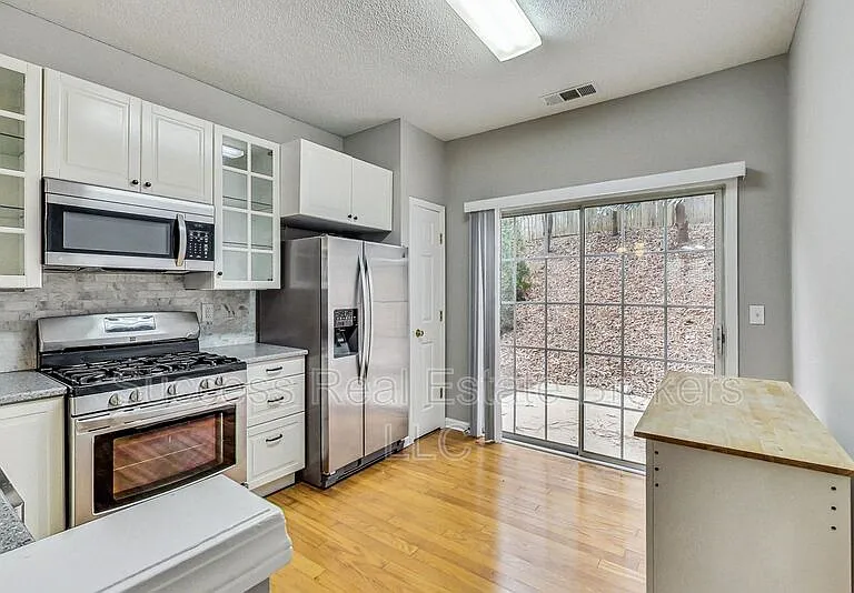 1645 Heyford Cir NW — Photo 21