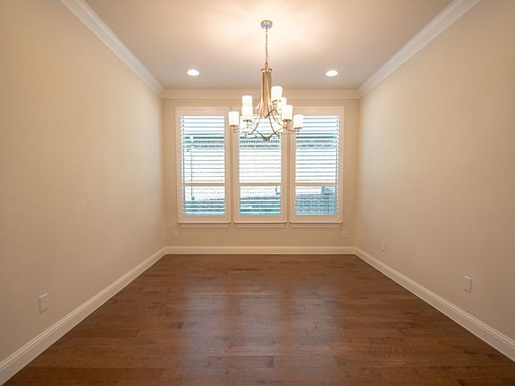 3rd image of 8505 Pine Valley Dr