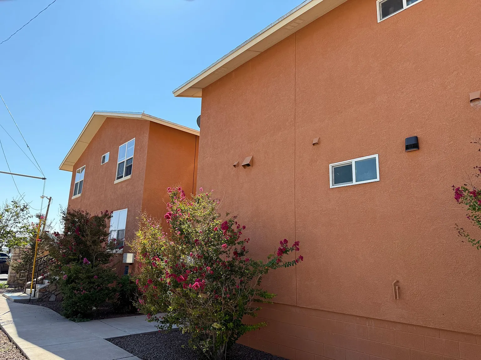 Diana Drive Apartments — Photo 4