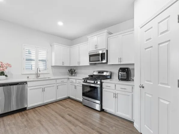 1660 Silvershire Dr, Stockton, CA 95206