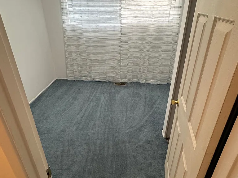 Hallway Bedroom, Full Closet